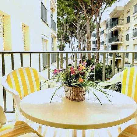 Apartment Pins I Mar